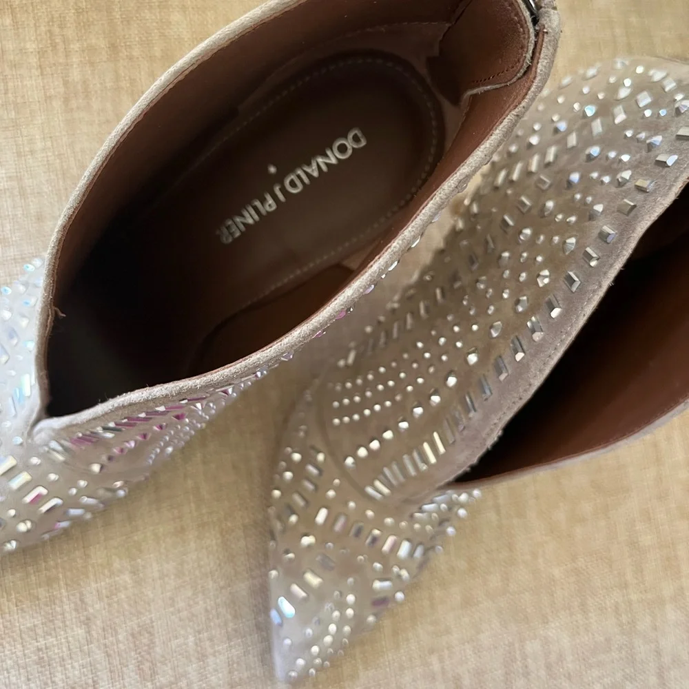 Donald J. Pliner Women's Studded Tan Heels - Picture 8 of 11